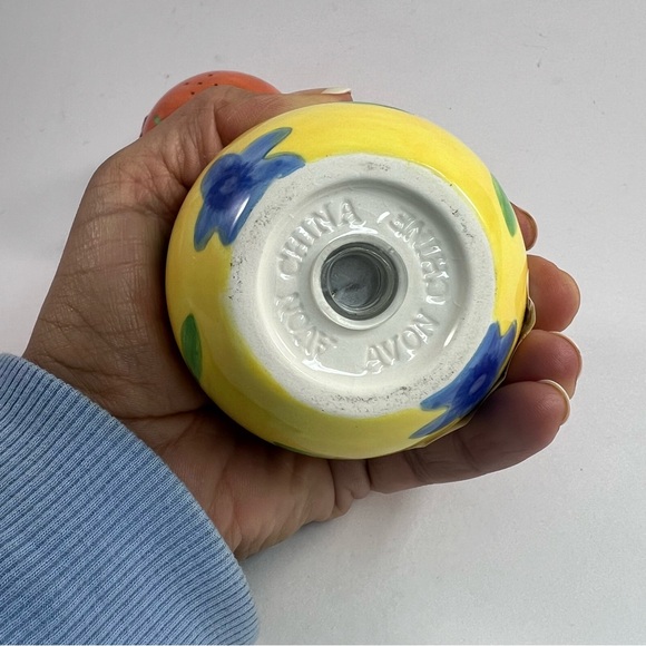 Avon Gift Collection Luau Flowers Floral Salt & Pepper Set - Picture 6 of 7